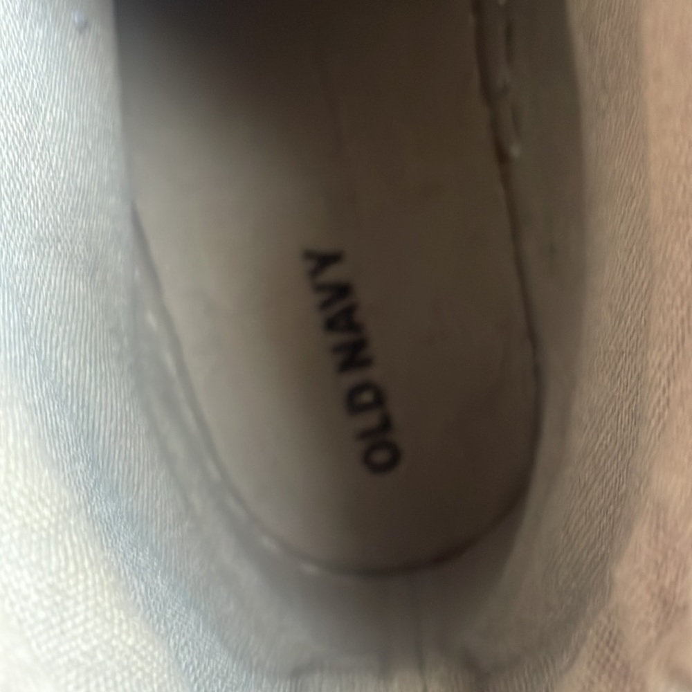 Old navy kicks - Picture 5 of 5